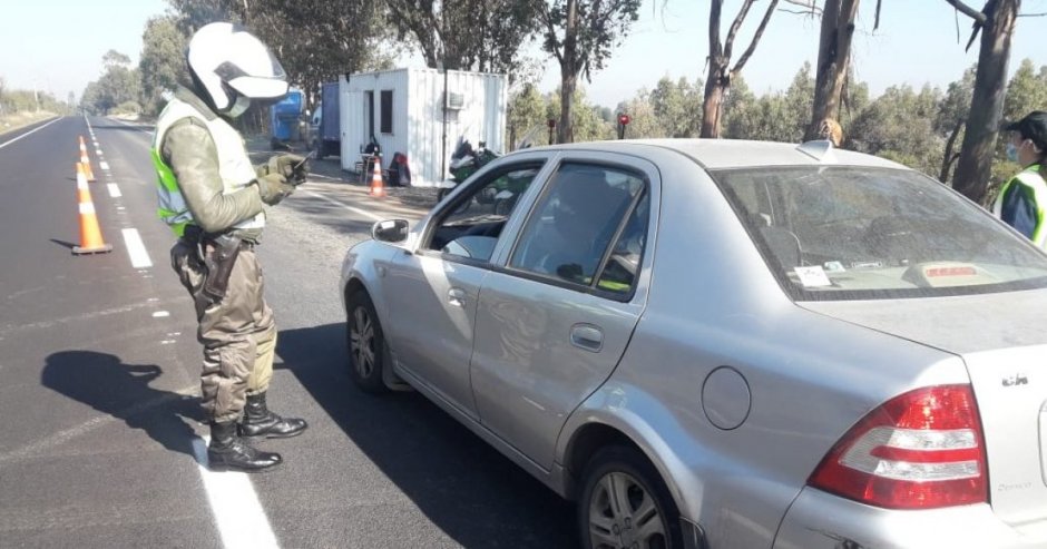 Carabineros realizó fiscalizaciones en los controles sanitarios. 